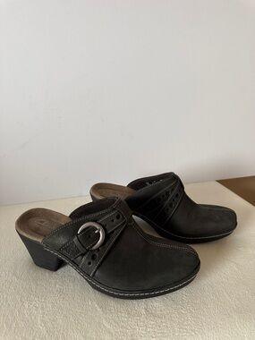 Clark’s heeled clogs